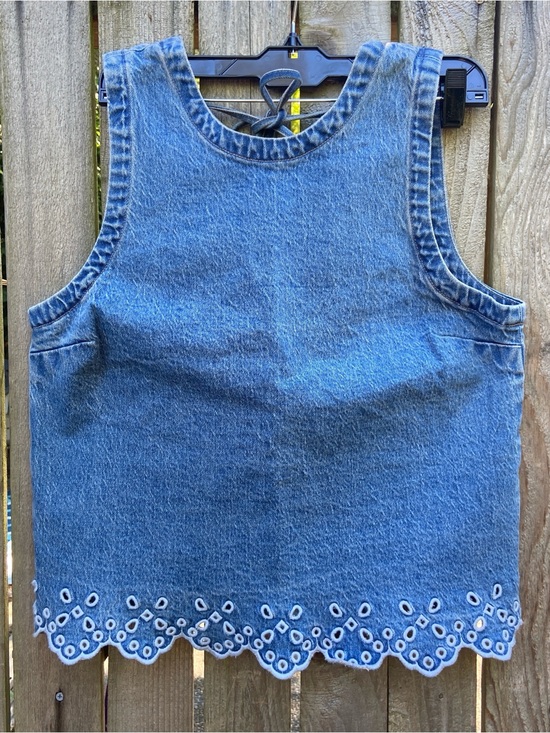 Abercrombie & Fitch Tops - Abercrombie & Fitch Women’s Crop Open Back Eyelet Denim Shell Top Size M